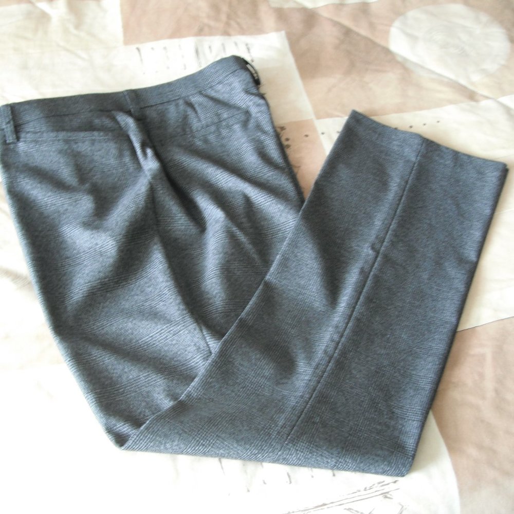 Hagar Clothing Women's Pants size-16 Gray 30%Rayon 68% Polyester 2%Spandex